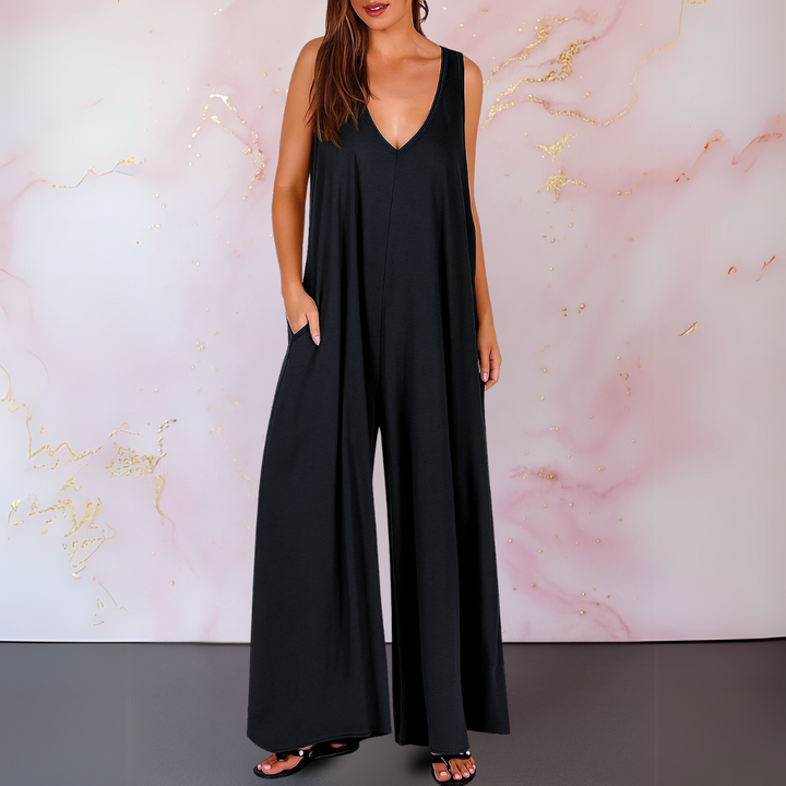 Evy - Comfortable jumpsuit with V-neck and wide legs