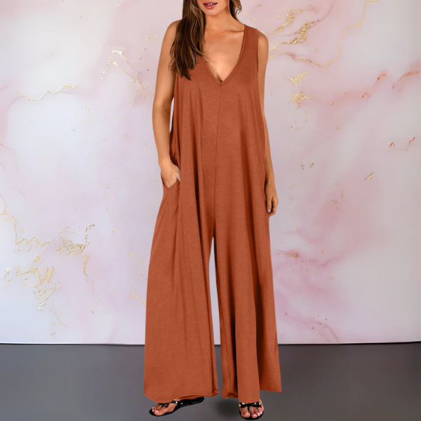 Evy - Comfortable jumpsuit with V-neck and wide legs