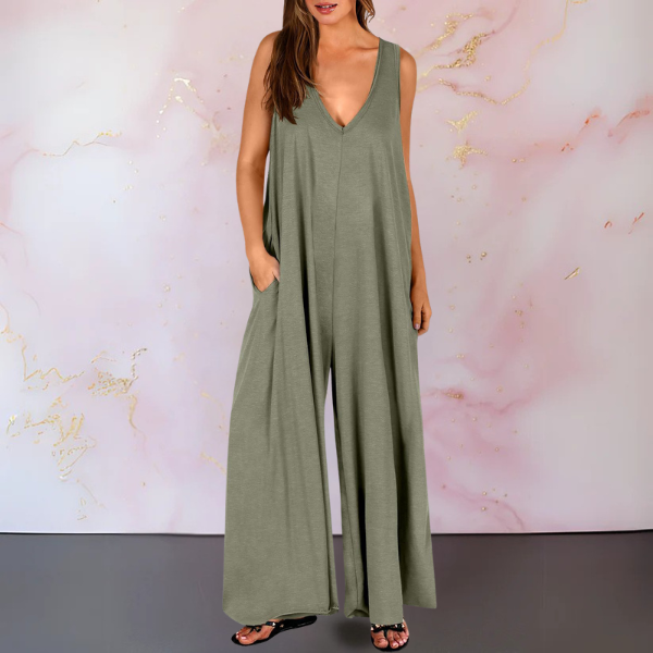Evy - Comfortable jumpsuit with V-neck and wide legs